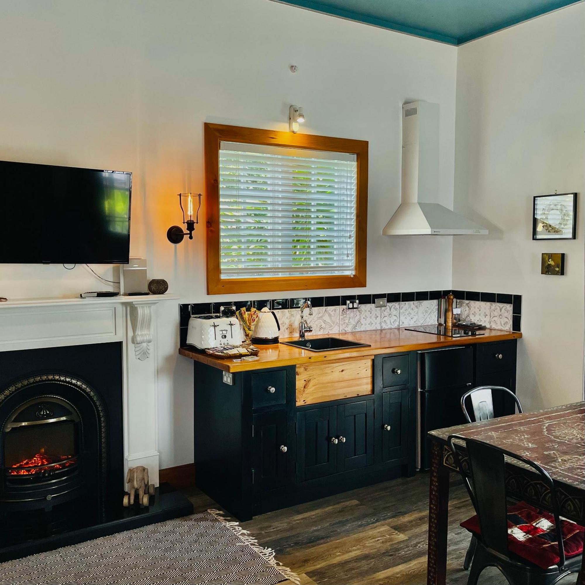 Marriners Luxury Guesthouse Rawene Ngoại thất bức ảnh